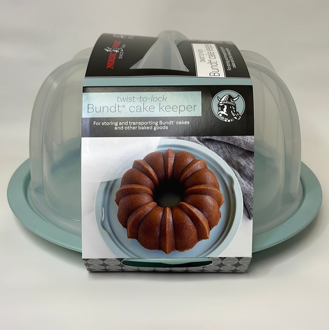 Nordic Ware Bundt Pan with Cake Keeper